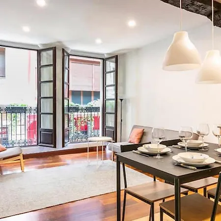 Apartment Siete Calles / Art *